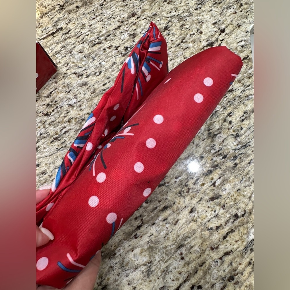 Stylish Red Polka Dot Tote Bag - Picture 4 of 6